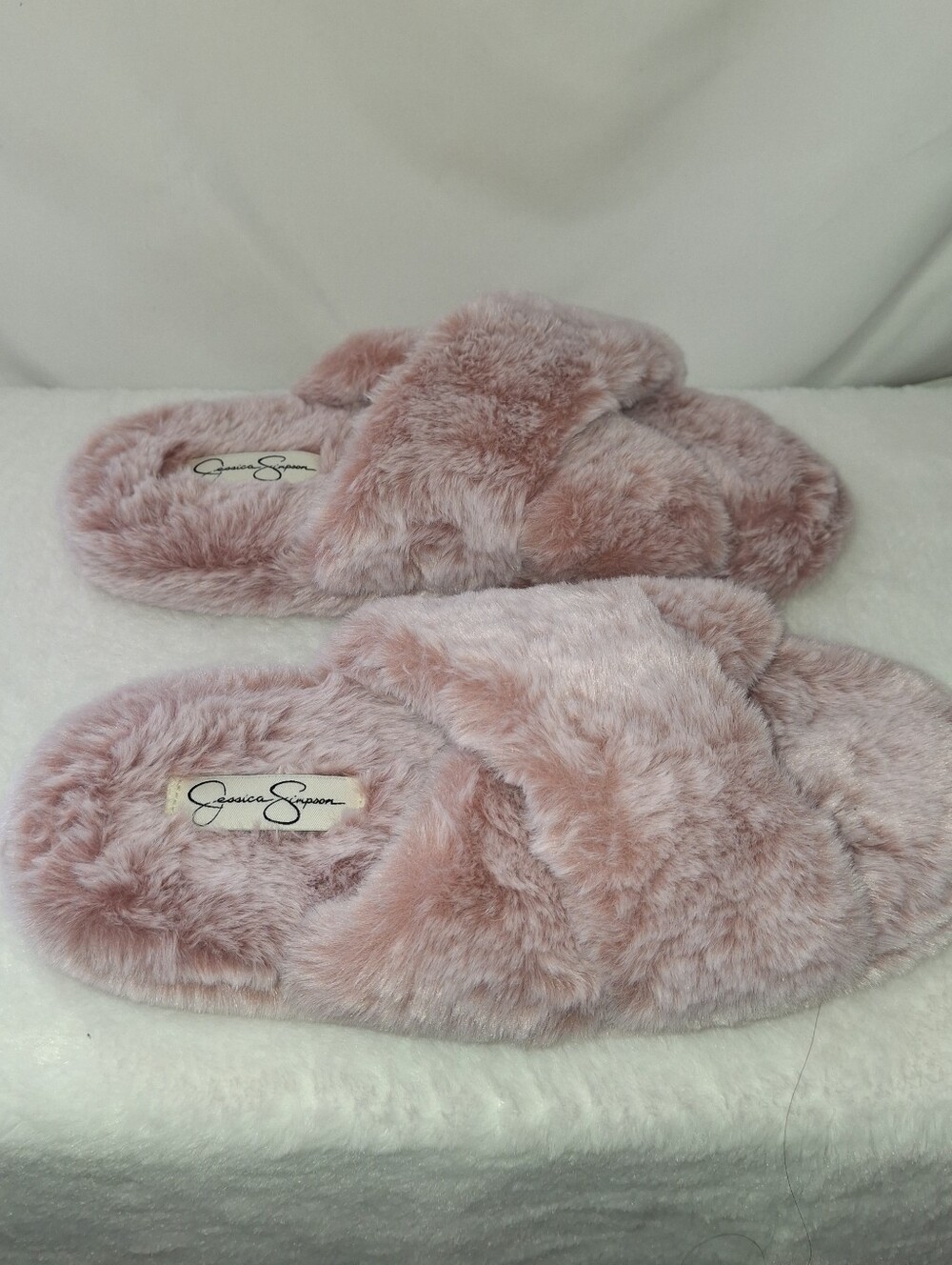 Jessica Simpson Women's Fuzzy Slippers